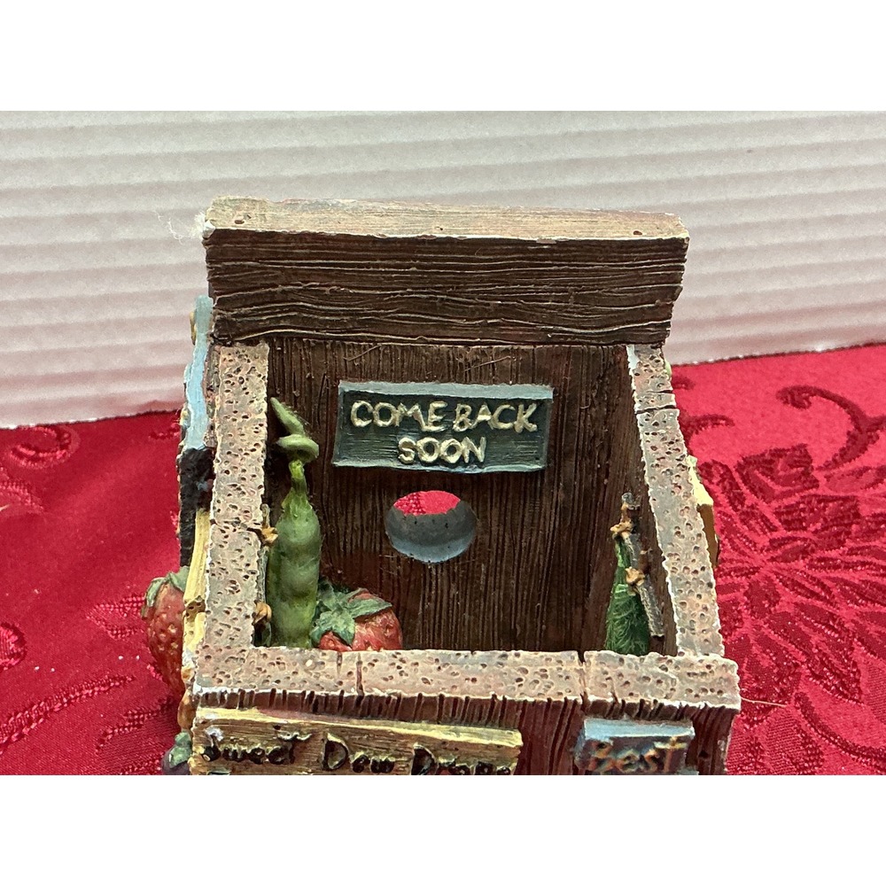 Magpie Market Birdhouse Figurine Rustic Garden Decor Seeds Berries Wood Look